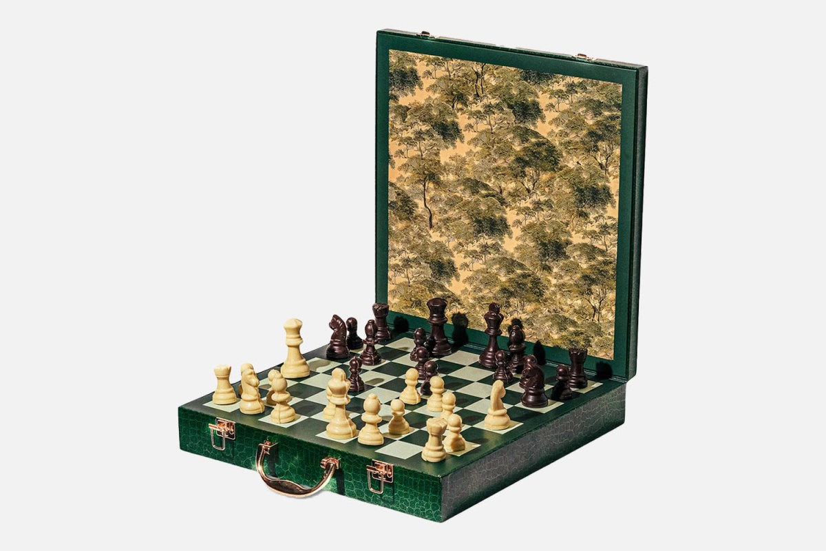 Compartes Luxury Grandmaster Chocolate Chess Pieces Set