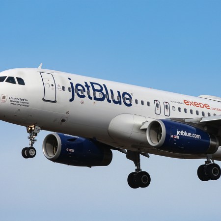 JetBlue Bans Overhead Bin Access for “Basic” Passengers