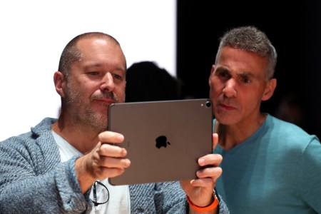 Jony Ive with iPad