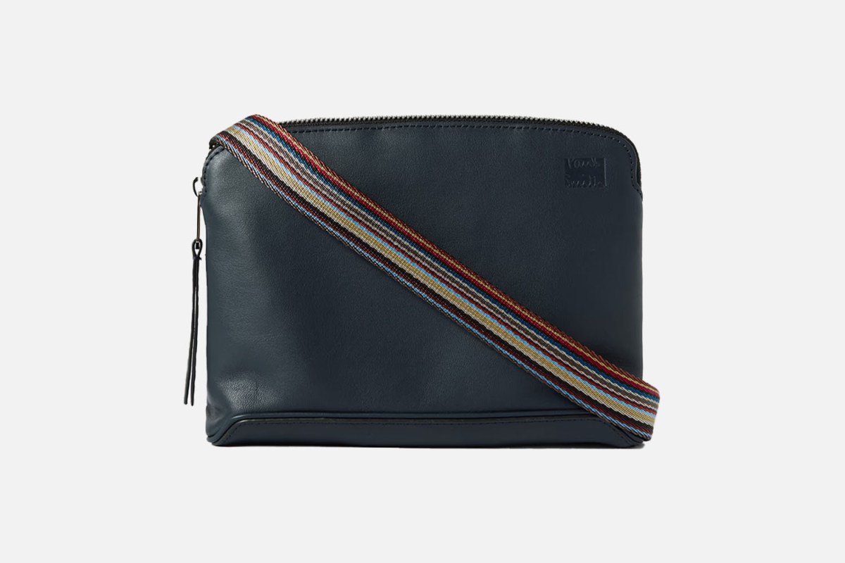 Paul Smith Logo-Embossed Leather Messenger Bag